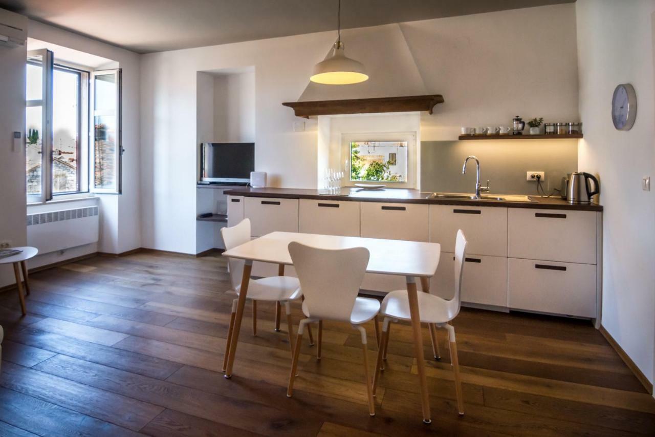 Apartment Festina Lente 罗维尼 外观 照片