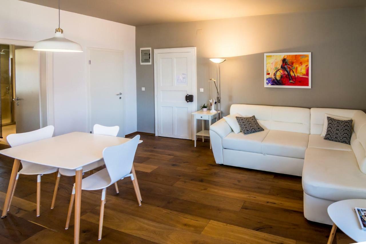 Apartment Festina Lente 罗维尼 外观 照片